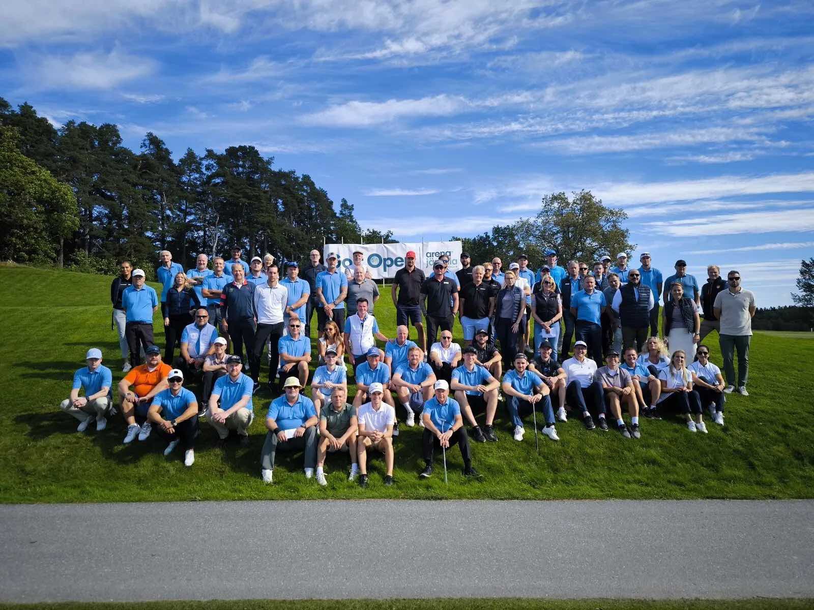 Key Solutions deltog som hålvärd i Arena Järfällas golftävling