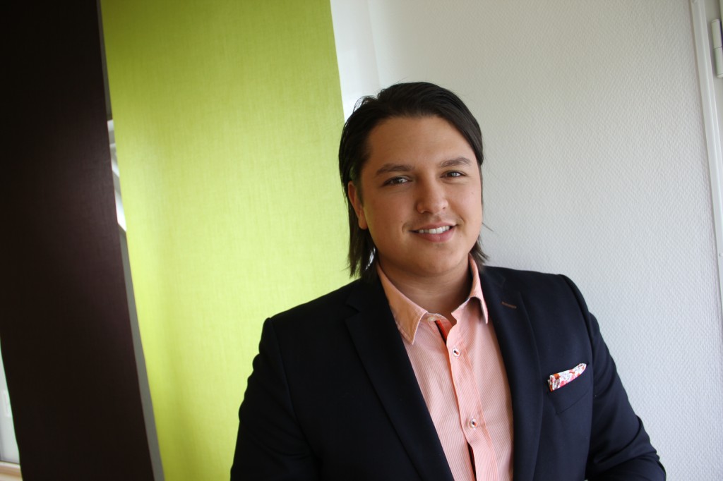 Att få jobb och göra karriär är något som många unga försöker göra – utan att lyckas. Anton Sörkvist, försäljningschef på Key Solutions, har gjort karriär på fyra år och menar att orsaken till att i